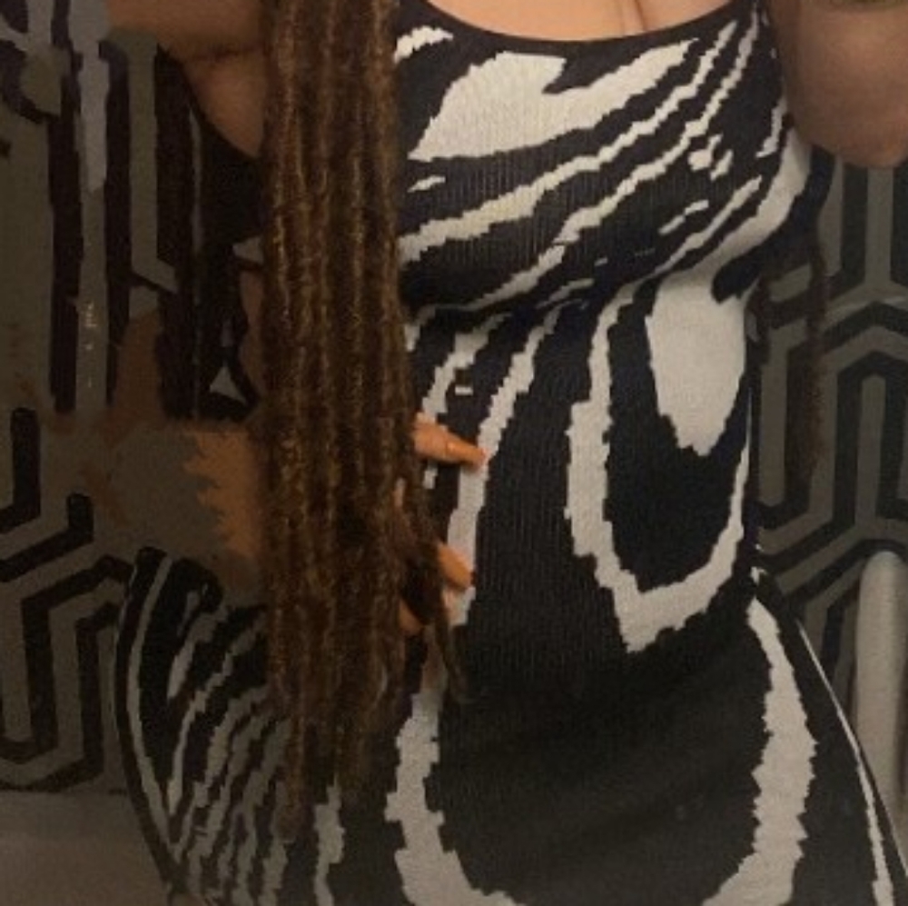 Black and White Zebra Print Crop Top - Picture 4 of 4